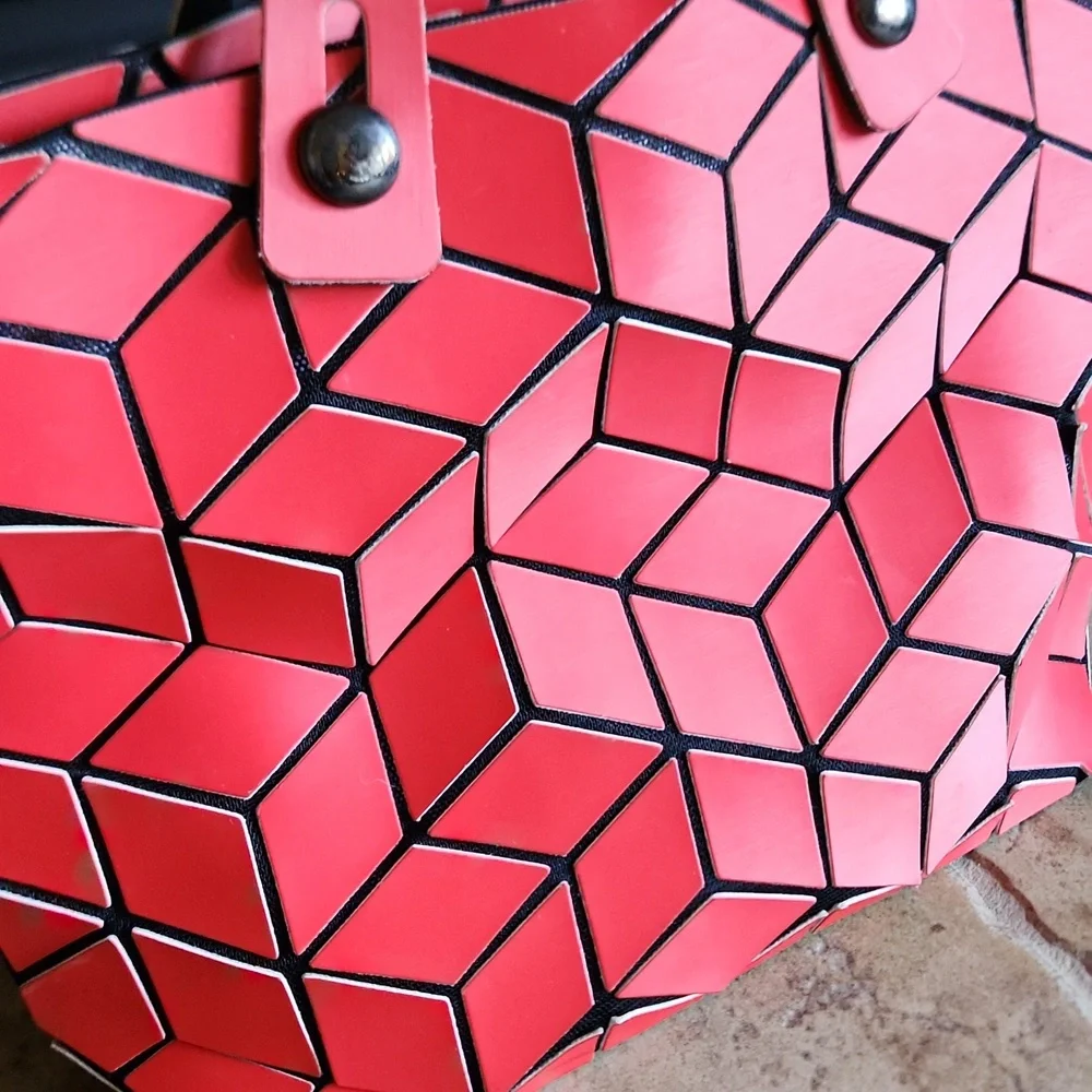 Patrizia Luca Geometric Red Hand Bag - Picture 12 of 16